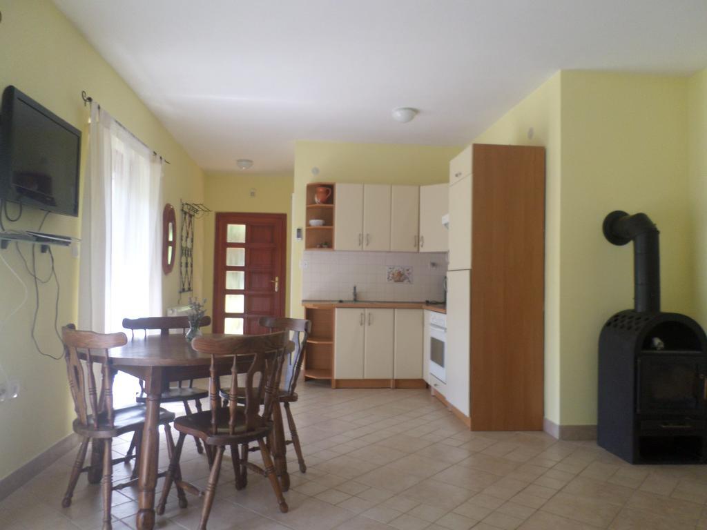 Apartment Jana Štinjan Esterno foto