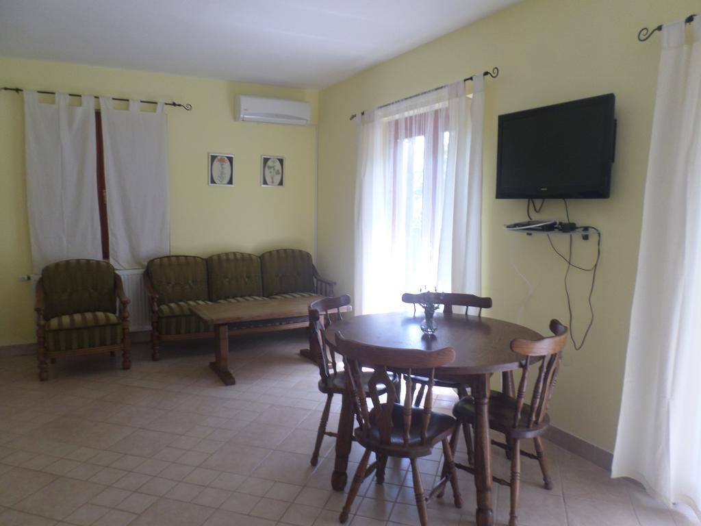 Apartment Jana Štinjan Esterno foto
